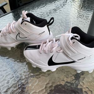 Nike Trout 7 baseball cleats. Worn once.